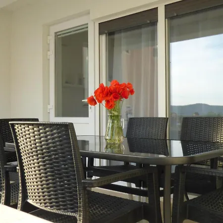 Apartment Apartman Podsolarsko